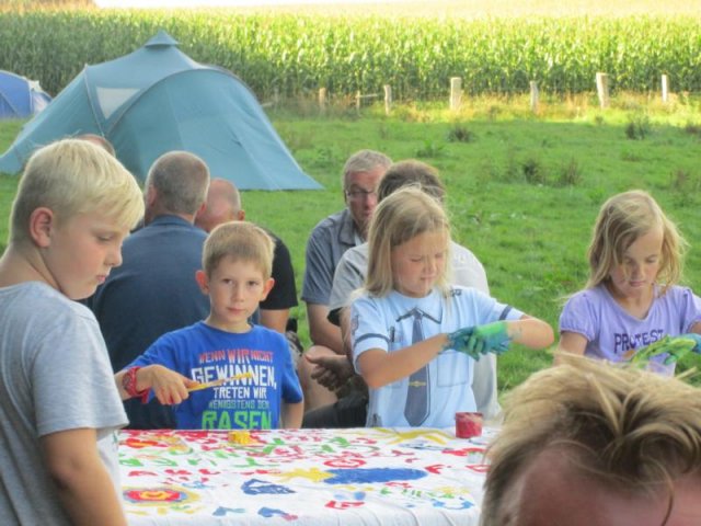 25.08.2012 Väter zelten mit Ihren Kindern