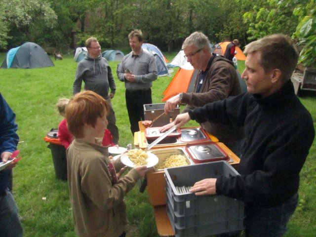 25.05.2013 Fußballübertragung bei "Väter zelten mit ihren Kindern"