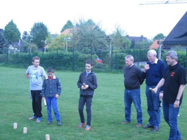 26.04.2014 die Kolpingfamilie Havixbeck spielt Kubb