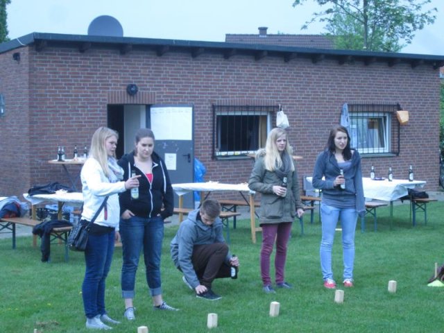 26.04.2014 die Kolpingfamilie Havixbeck spielt Kubb