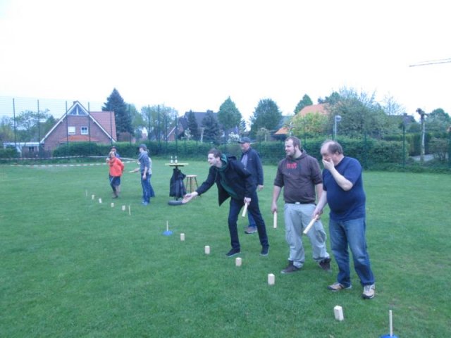 26.04.2014 die Kolpingfamilie Havixbeck spielt Kubb