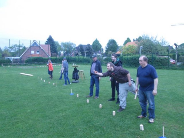 26.04.2014 die Kolpingfamilie Havixbeck spielt Kubb