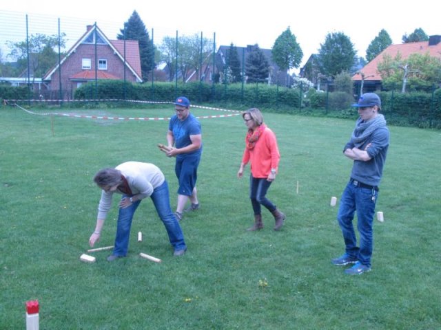 26.04.2014 die Kolpingfamilie Havixbeck spielt Kubb