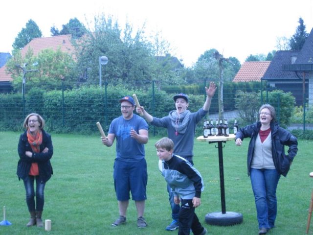 26.04.2014 die Kolpingfamilie Havixbeck spielt Kubb