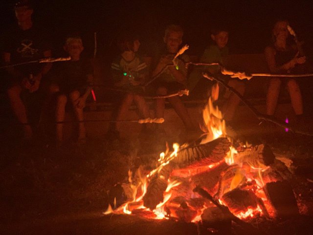 31.08.2019 Väter zelten mit ihren Kindern